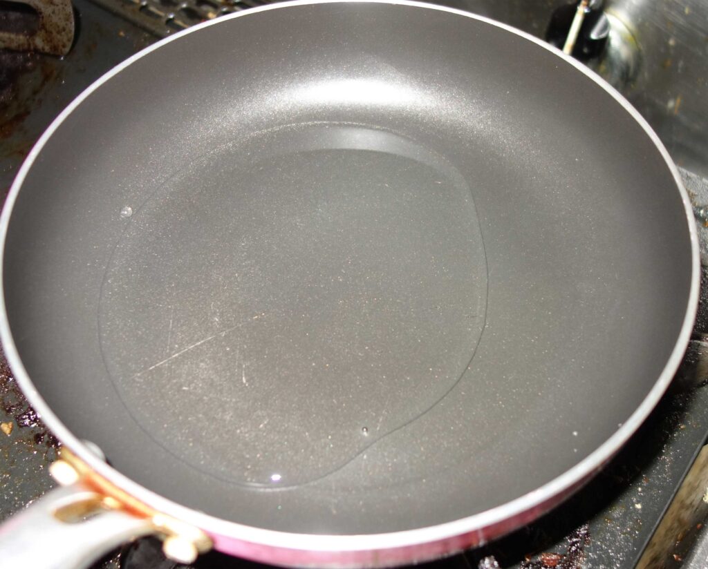 油をひいたフライパン