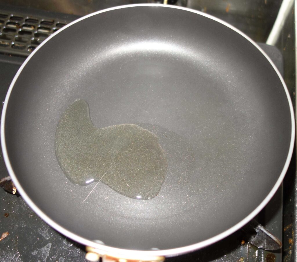 油をひいたフライパン