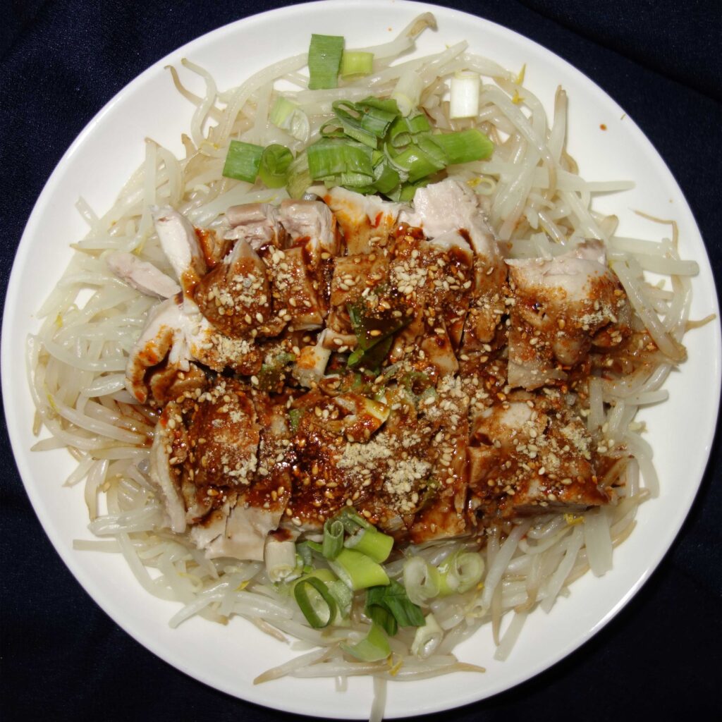 鶏肉ともやしの中華風和え物