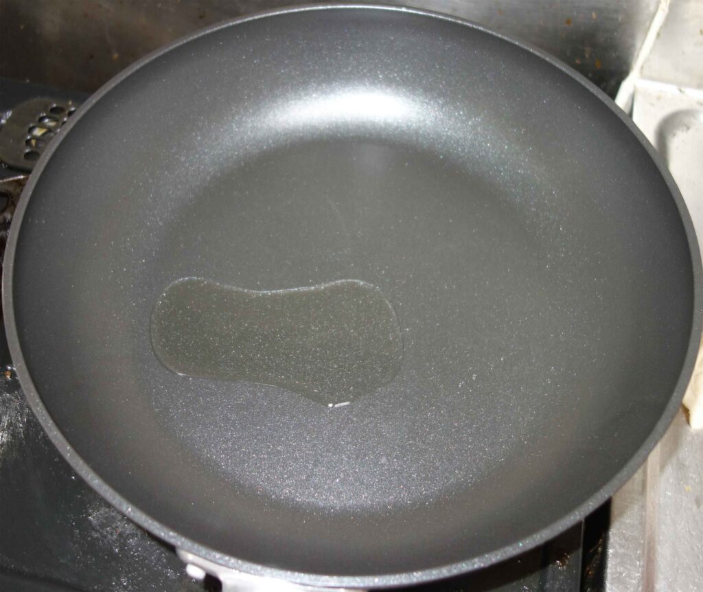 油をひいたフライパン
