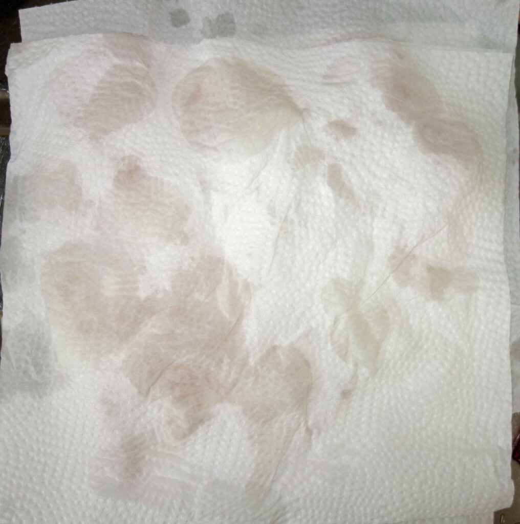 油染みがついた紙ナプキン