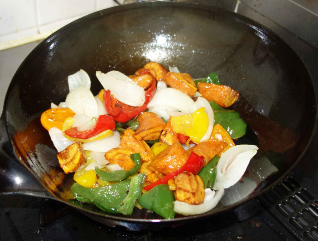 中華鍋で炒めた野菜炒め