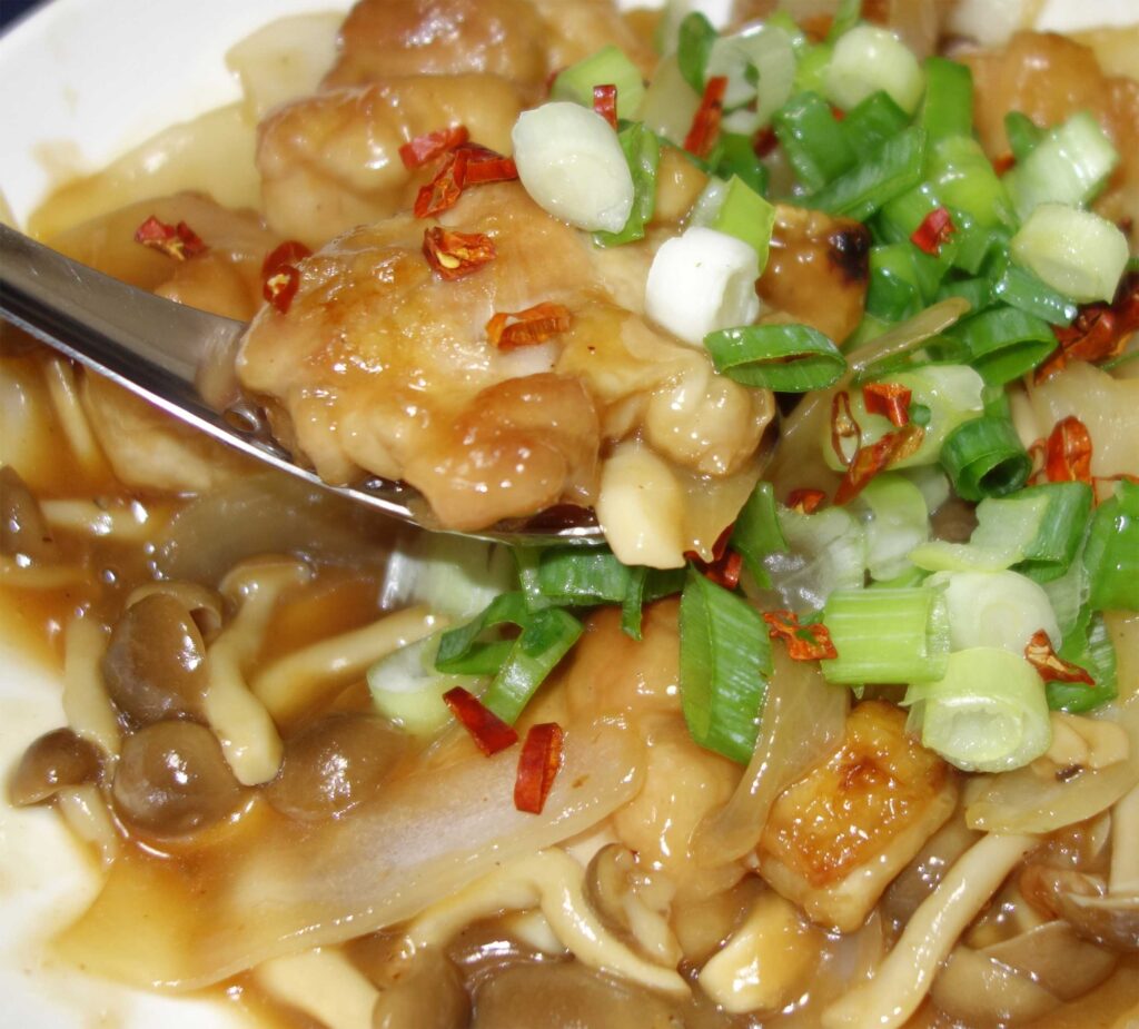 鶏肉としめじの炒め物