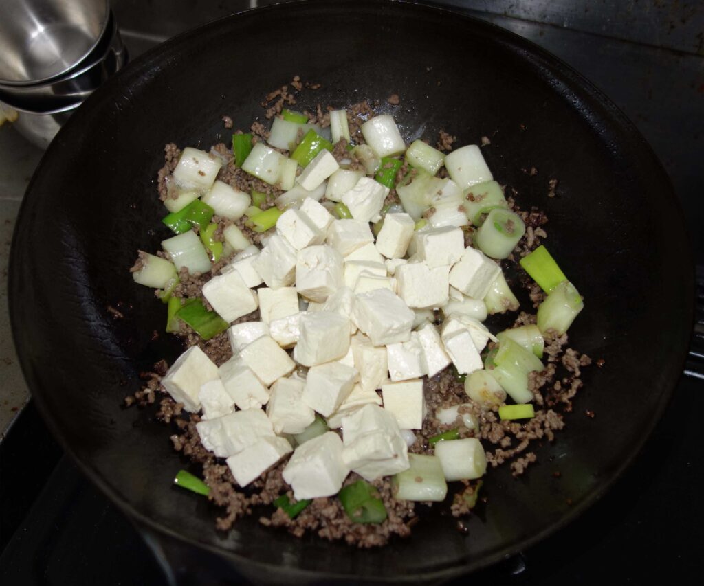 麻婆豆腐を作る過程