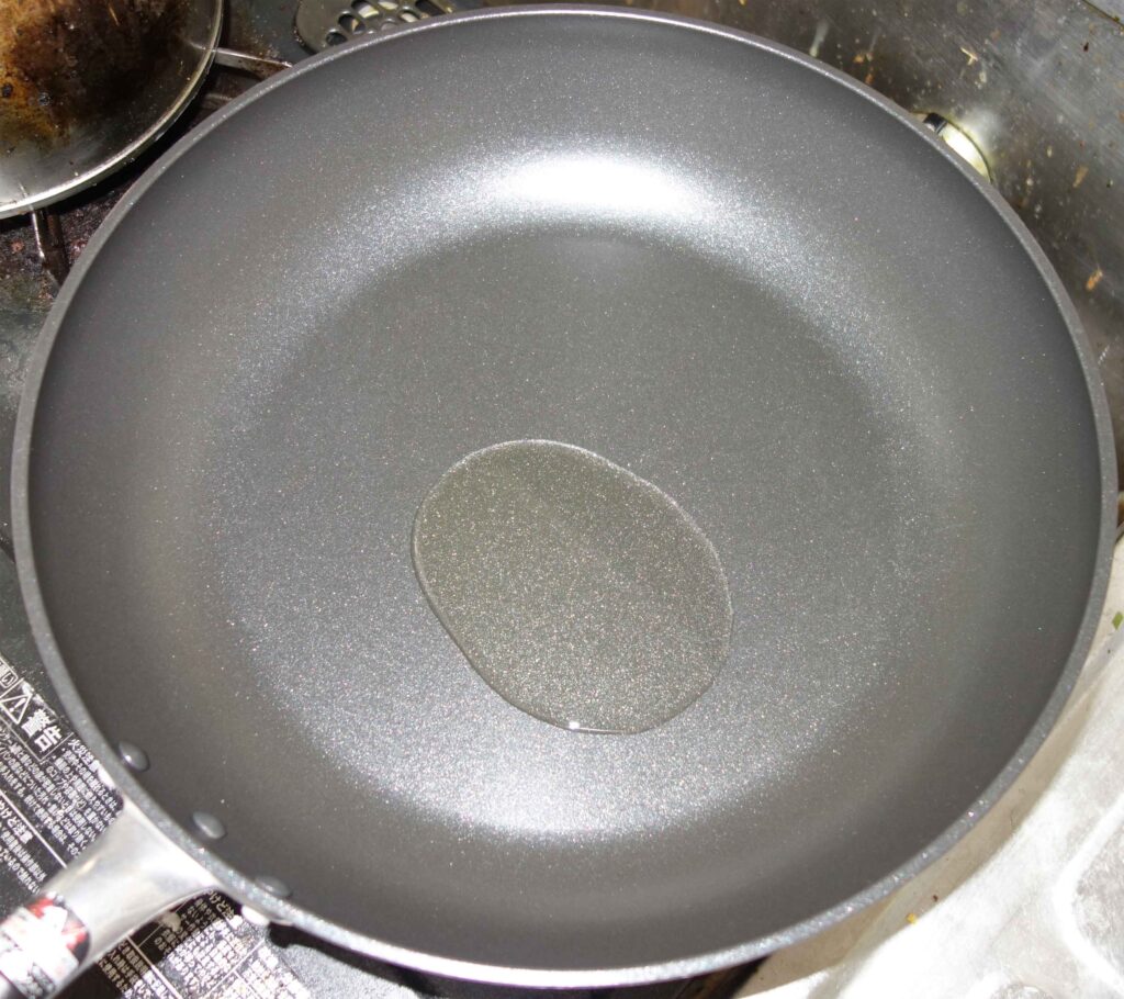 油をひいたフライパン