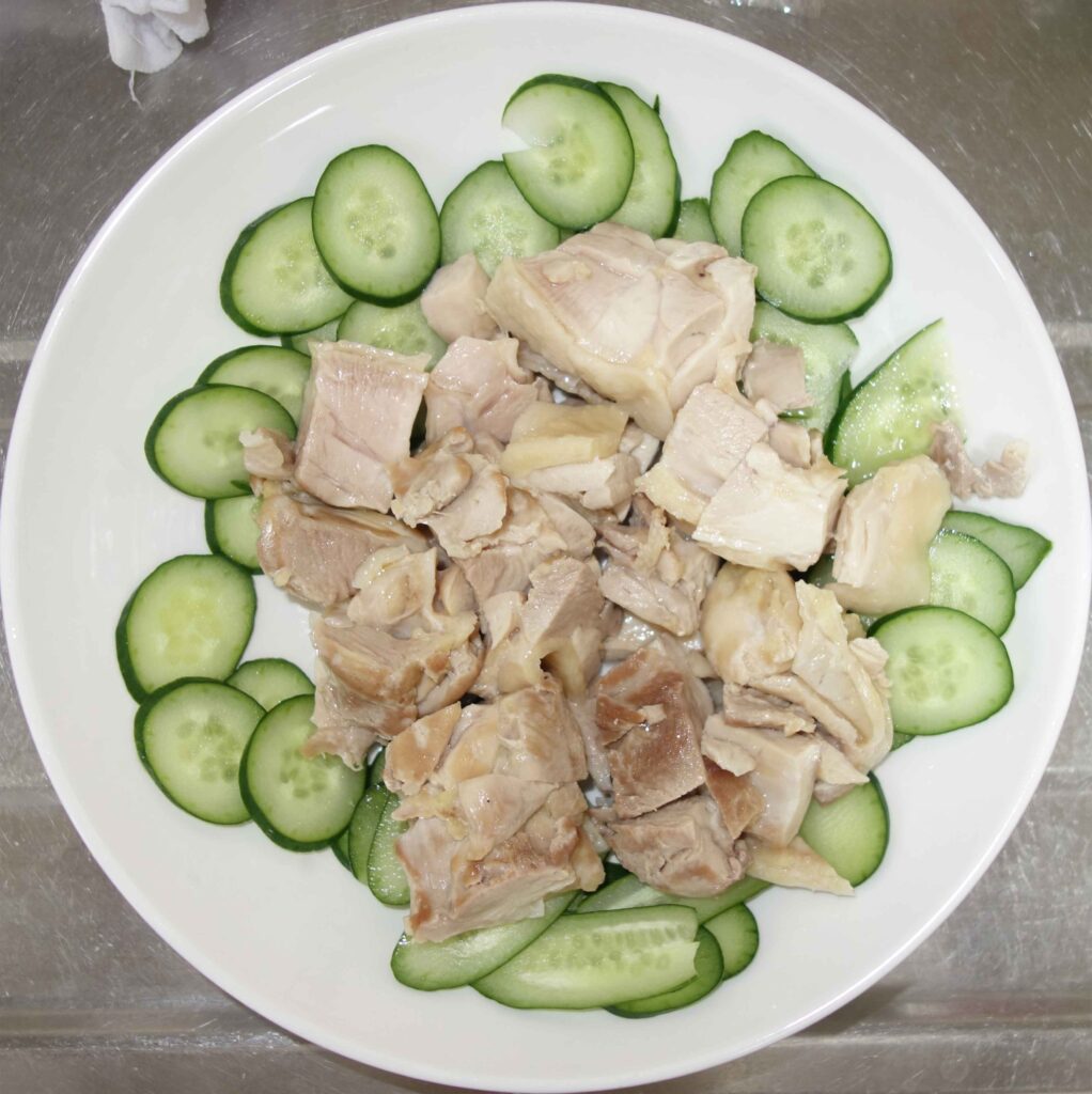 鶏むね肉ときゅうりの和え物