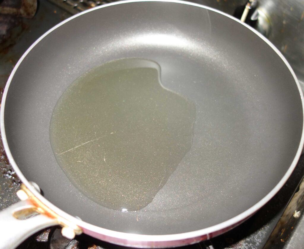 油をひいたフライパン