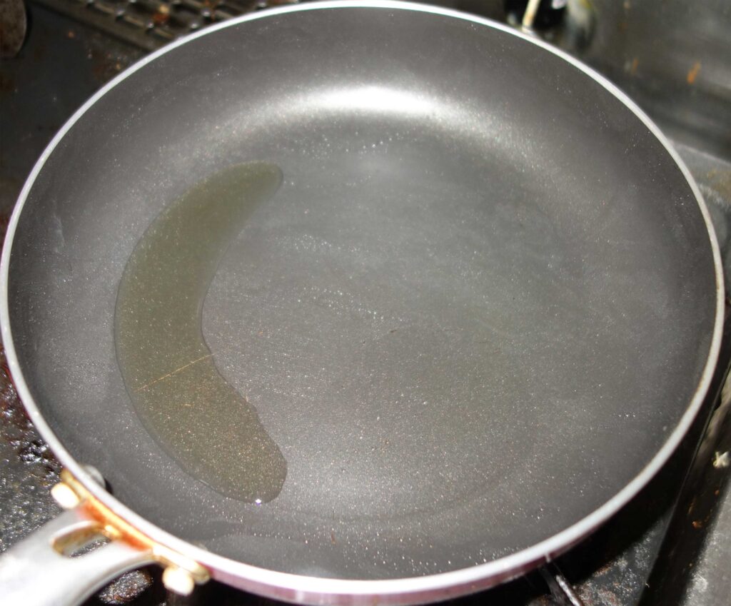油をひいたフライパン