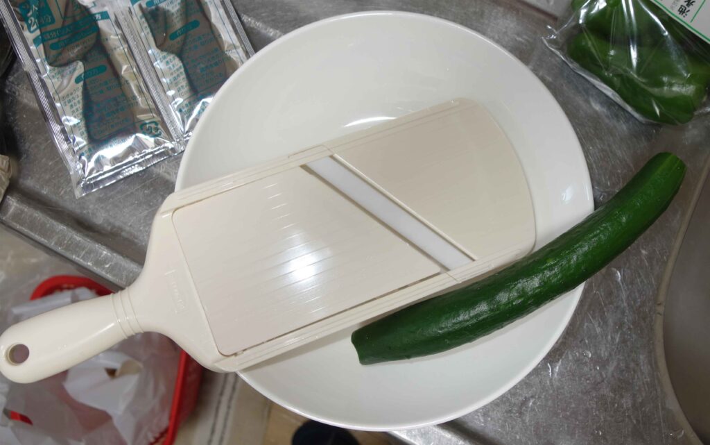 キュウリとスライサー