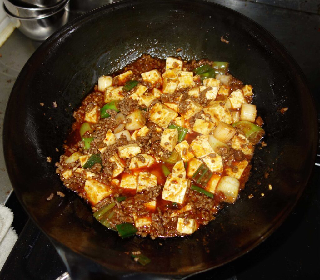 中華鍋で作られた麻婆豆腐