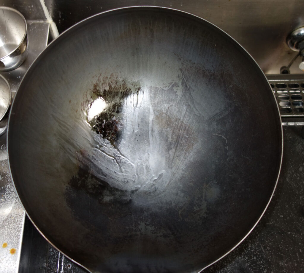 使い古された中華鍋