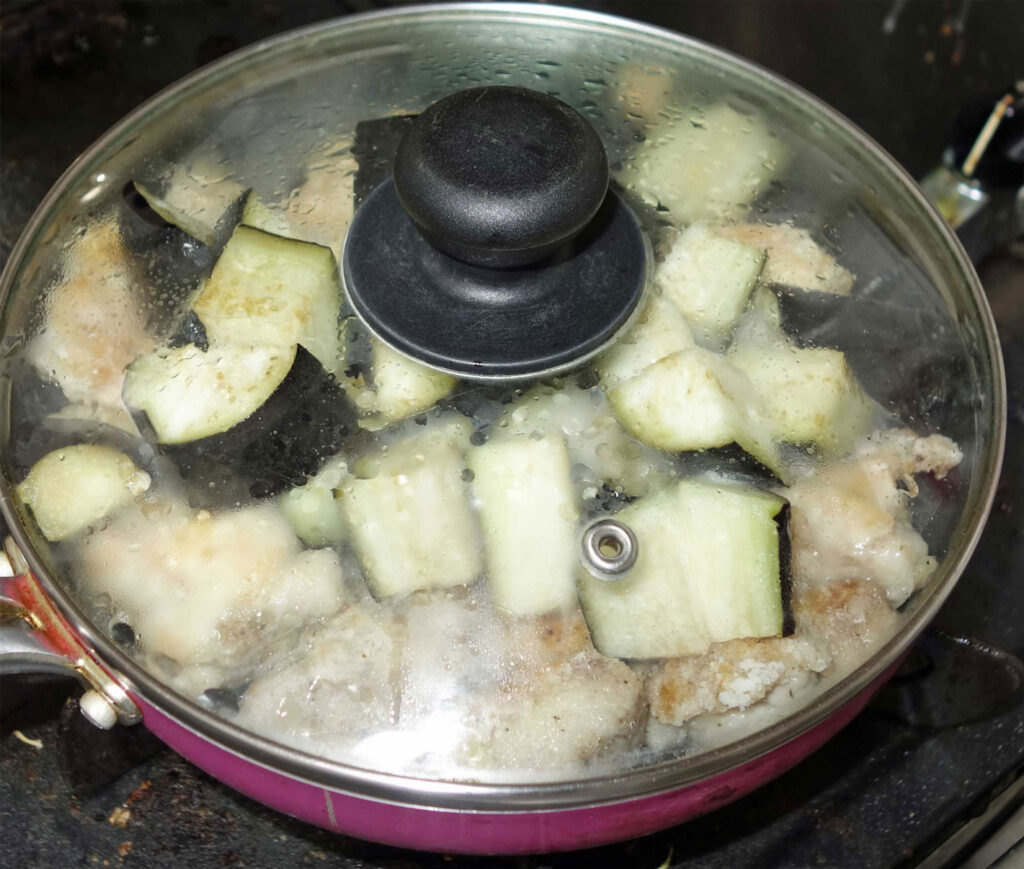 ナスと鶏肉の煮物