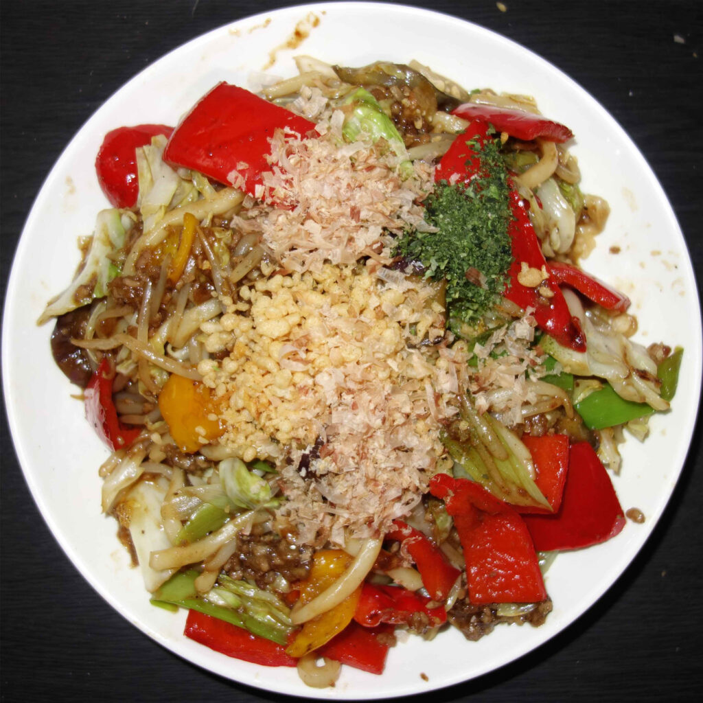 皿に盛られた野菜炒め