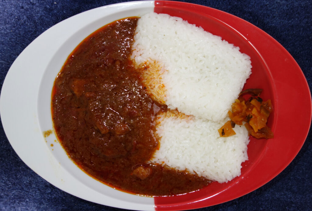 カレーライスとお漬物