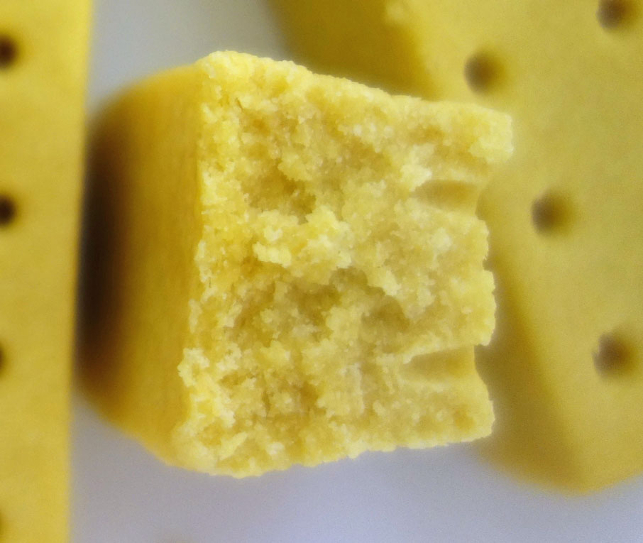 黄色い焼き菓子の断面