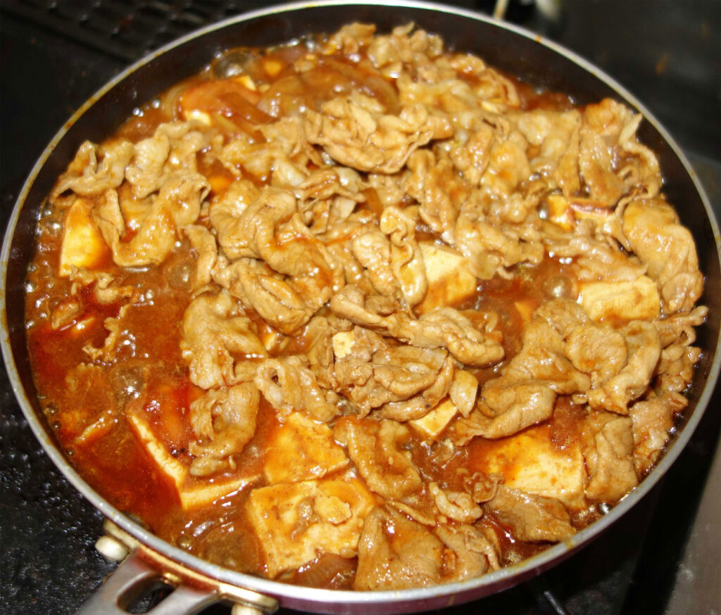 豚肉と豆腐のすき焼き風煮物
