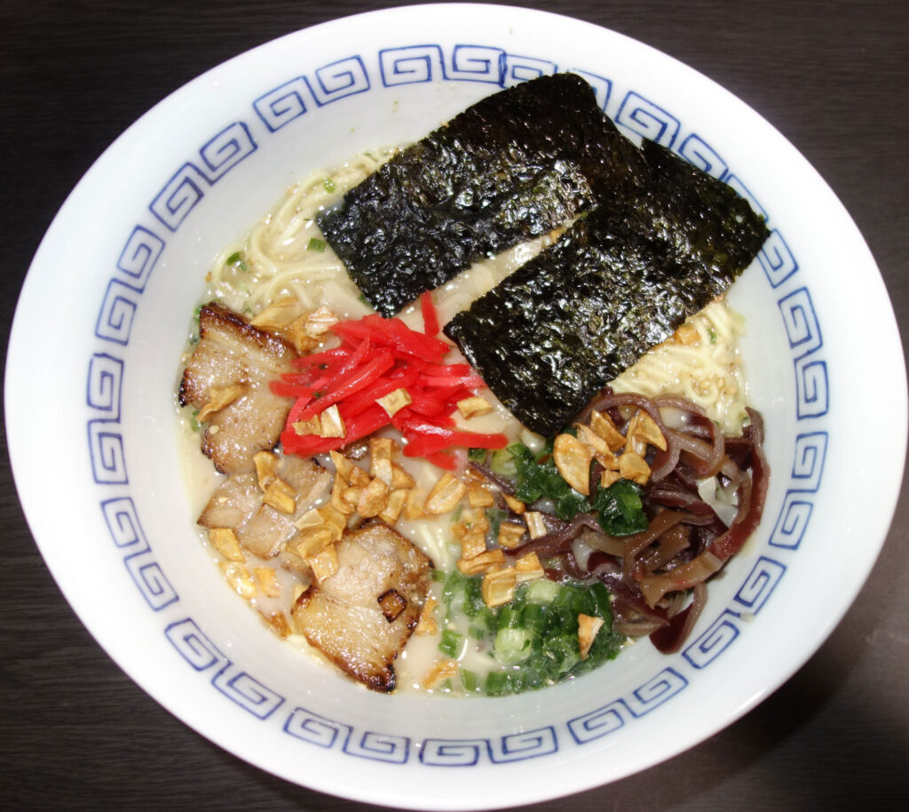 ラーメン 具はチャーシュー きくらげ 海苔 紅しょうが