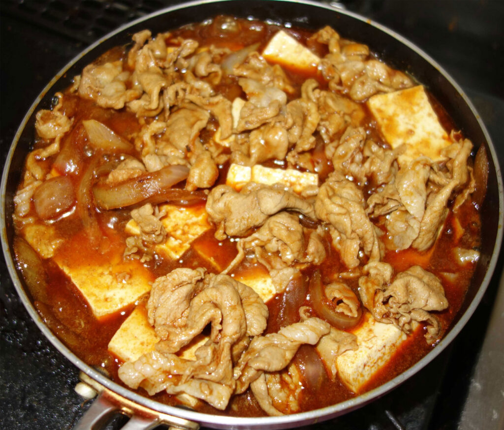 豚肉と豆腐のすき焼き風煮物
