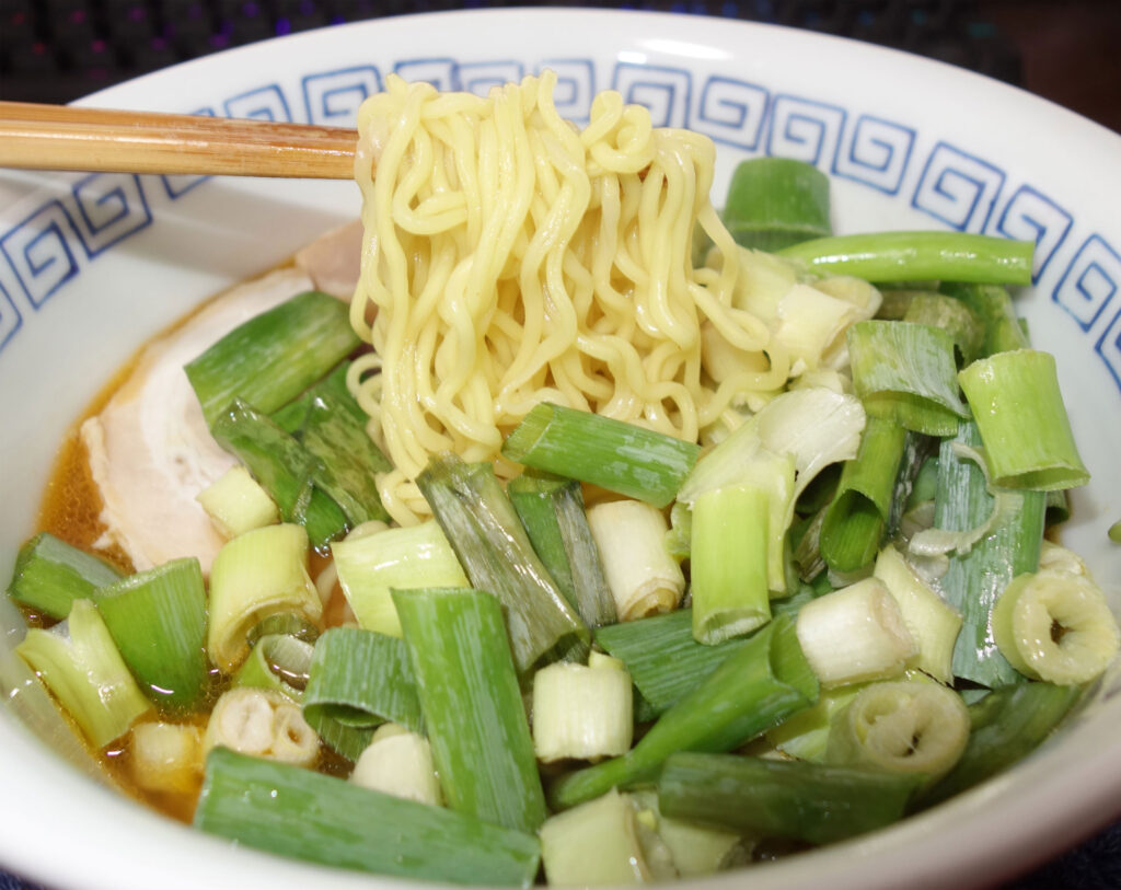 ラーメンとたくさんのネギ